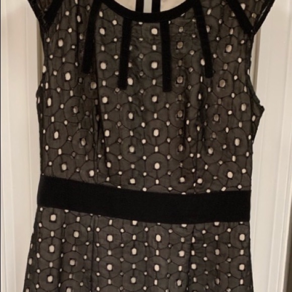 The limited eyelit dress - Picture 2 of 6